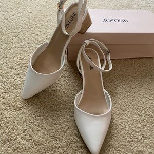 Block heeled pumps